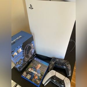 Not still inboxes but it’s all new only played once PS5 Console disc Version🔥🔥